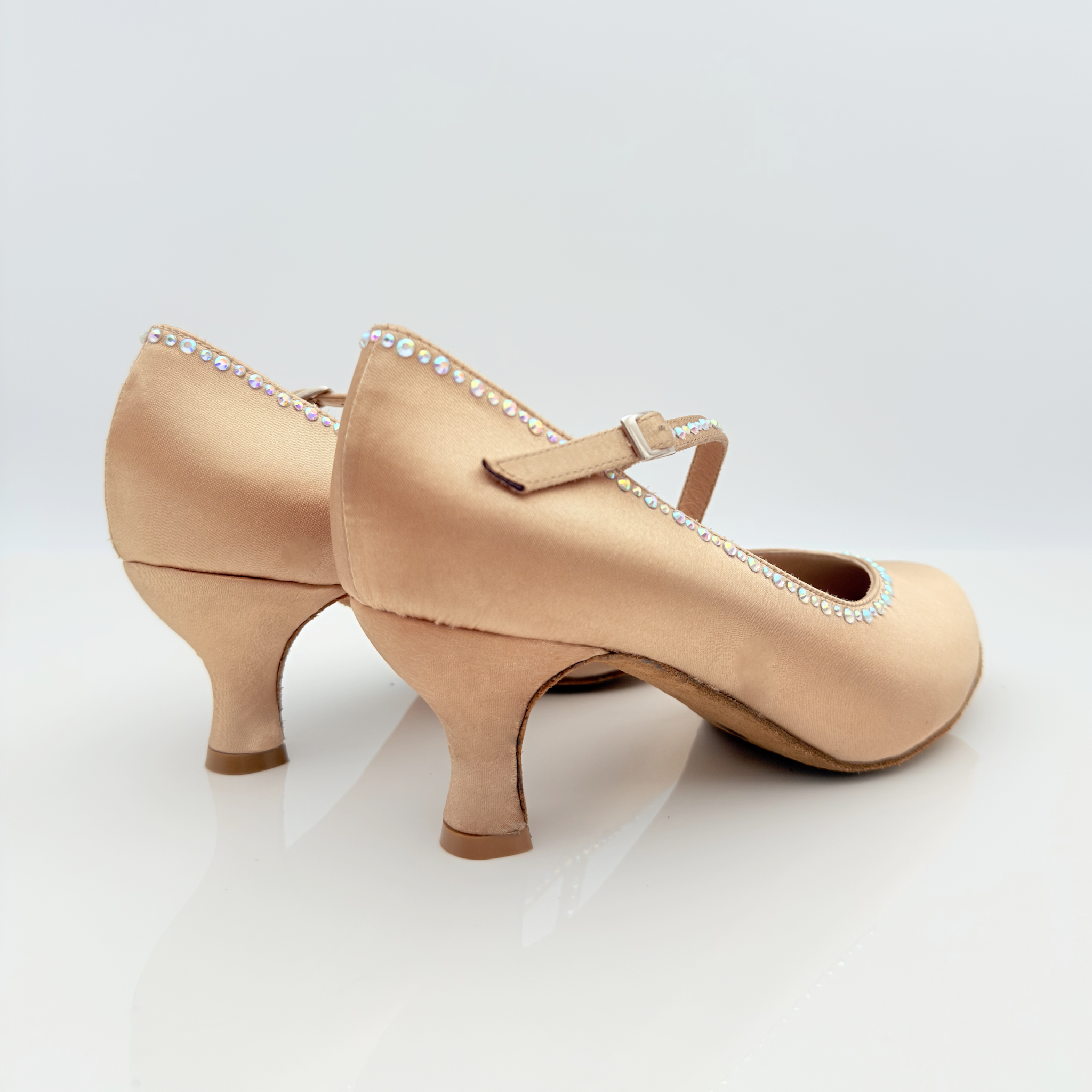 Scarpe da ballo danze standard Nicole Rimini: décolleté artigianali color carne in raso e pelle con tacco a rocchetto per valzer, quickstep e slow fox