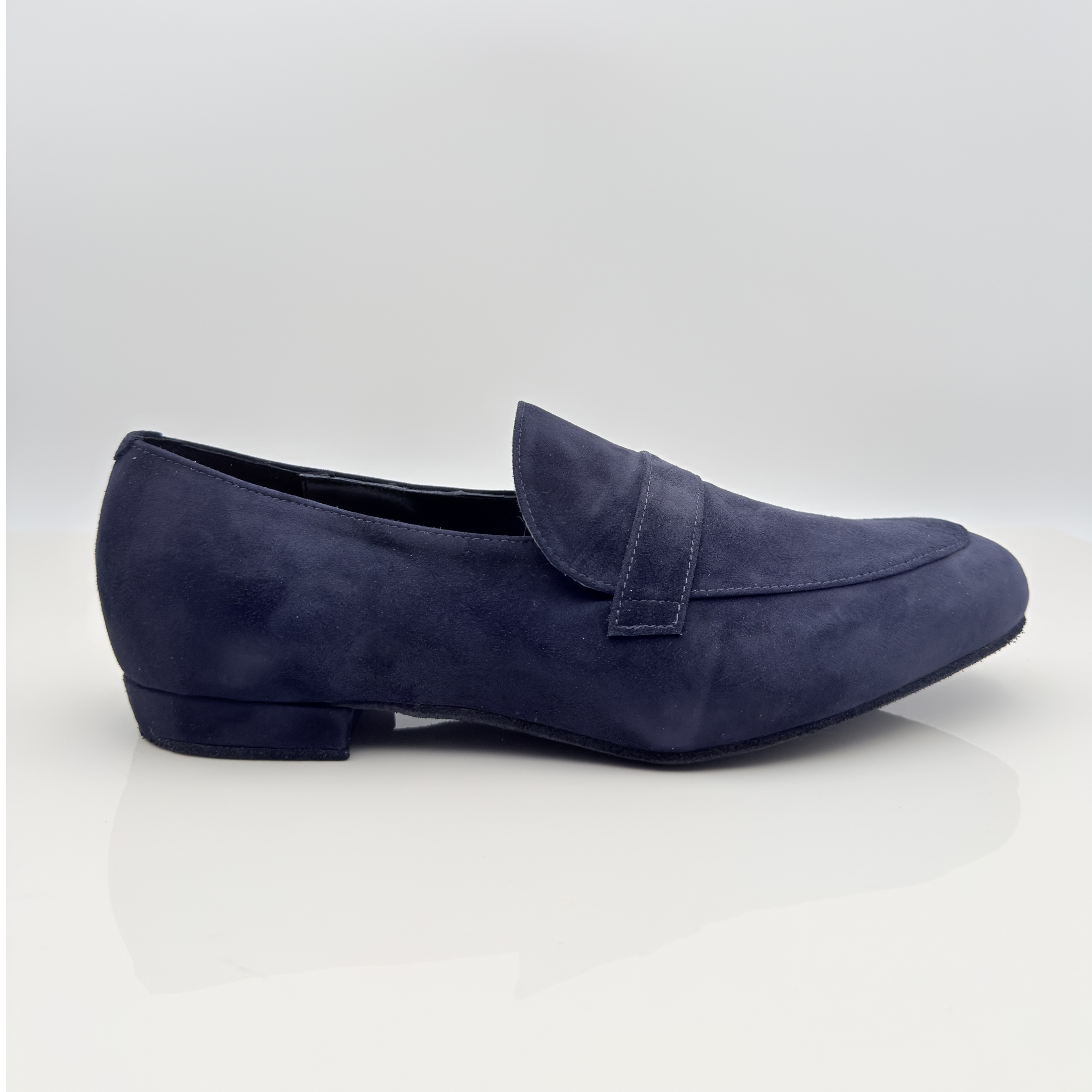 Ale art. 314 mocassino slip-on camoscio blu notte punta chiusa uomo tacco basso 1,5 cm Mod. 1CAM artigianale made in Italy Nicole Rimini Armoniosa Atelier Creativo edizione limitata
