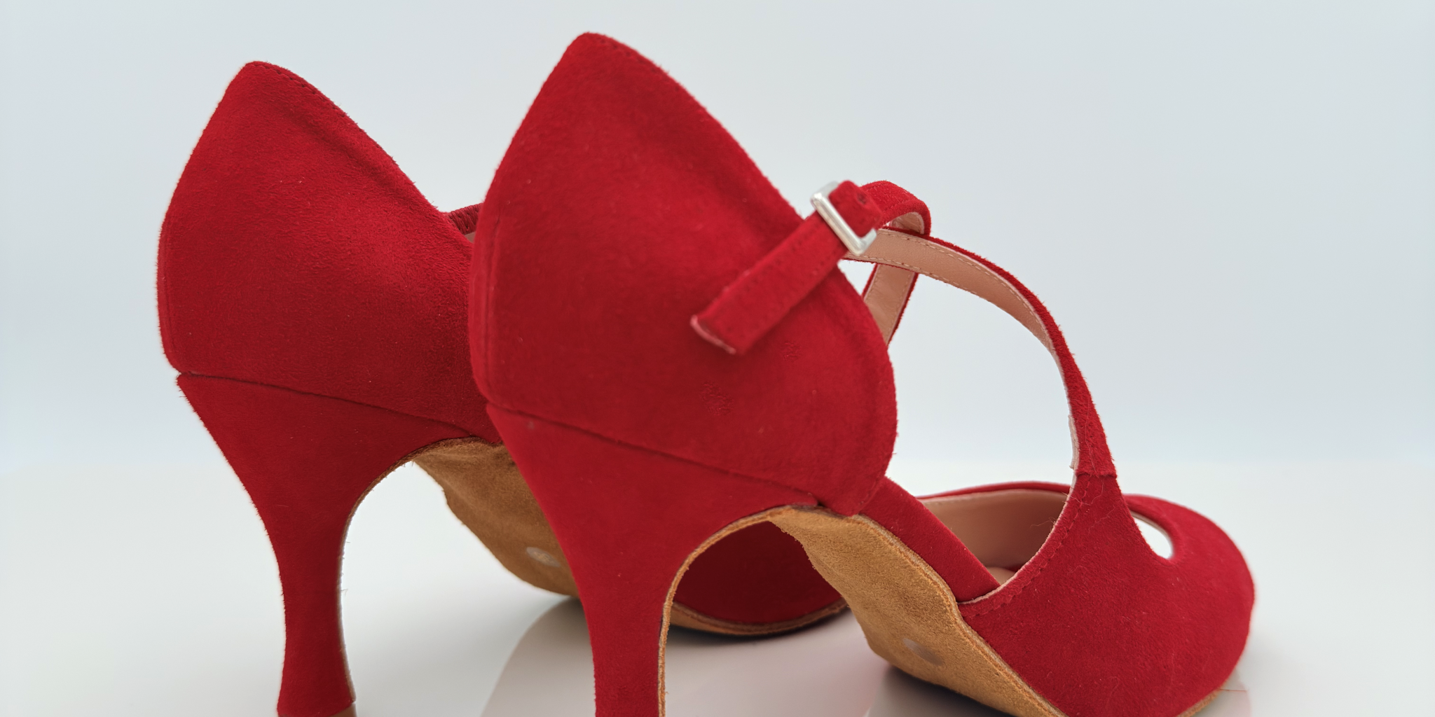Scarpe ballo caraibici Alessia 126 camoscio rosso cinturino incrociato collo del piede tacco rocchetto 8cm vista frontale salsa bachata Nicole Rimini

