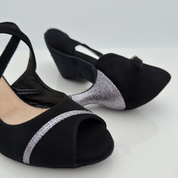 Nicole scarpe da ballo caraibici Alessia 126G vista frontale tomaia spuntata camoscio nero glitter antracite plateau cinturino incrociato kizomba merengue made in Italy artigianale
