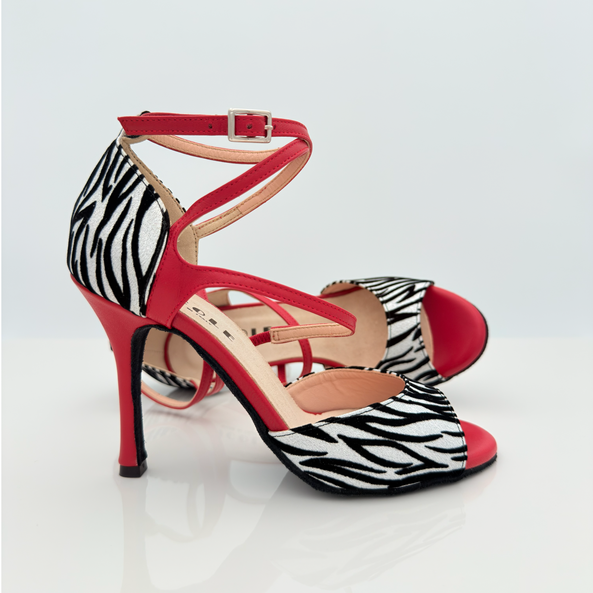 Amèlie art.144 Nicole Rimini tacco spillo stiletto 10HS vista posteriore scarpe kizomba tessuto zebrato glitter pelle rossa punta aperta semi-arrotondata F1P1 danze afro latine lusofone semba urban kiz professionale made in Italy


