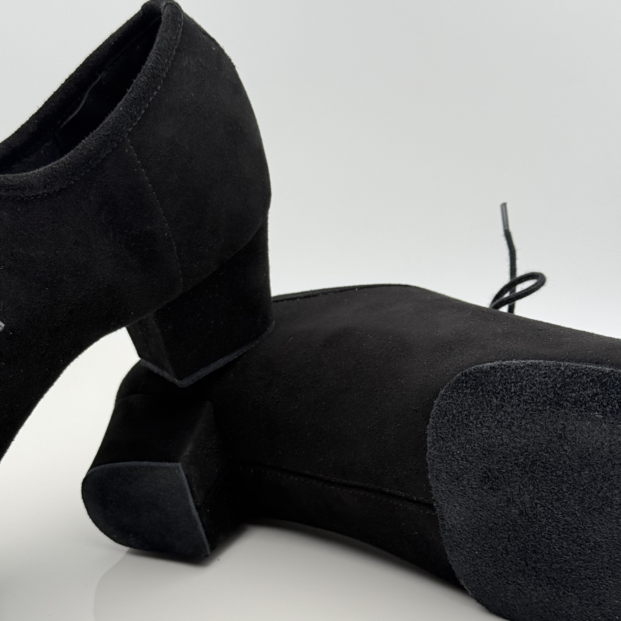 Andreas art. 301 Nicole Rimini vista posteriore — tacco standard 4 cm latino 4HL punta chiusa scollo quadrato F5P2 camoscio nero vera pelle scamosciata — scarpe da ballo uomo competizione latino americano standard internazionale made in Italy