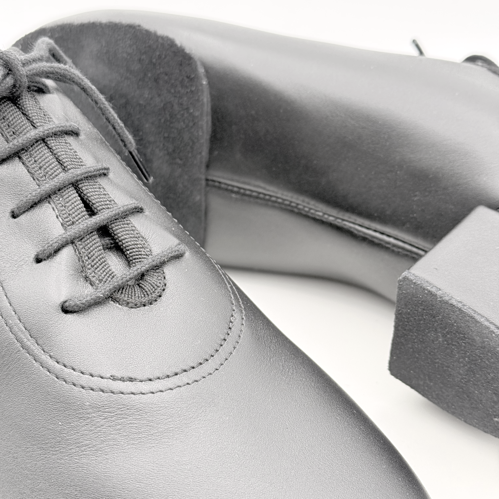 Andreas art. 301 Nicole Rimini vista posteriore — tacco standard 4 cm latino 4HL punta chiusa scollo quadrato F5P2 vera pelle nera — scarpe da ballo uomo competizione latino americano standard internazionale made in Italy