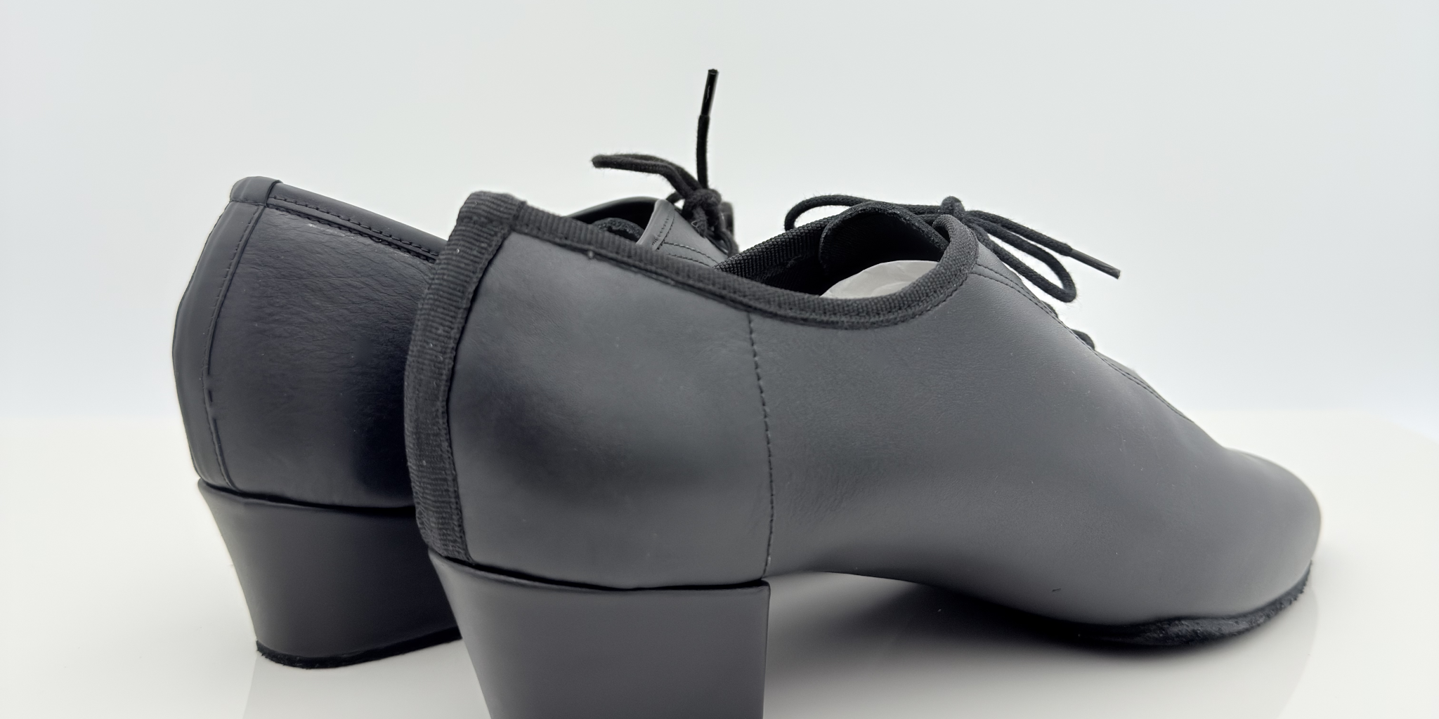 Andreas art. 301 Nicole Rimini scarpe ballo uomo pelle nera vera pelle tacco standard 4HLT punta chiusa scrollo quadrato F5P2 vista laterale — scarpe latino americano professionali
