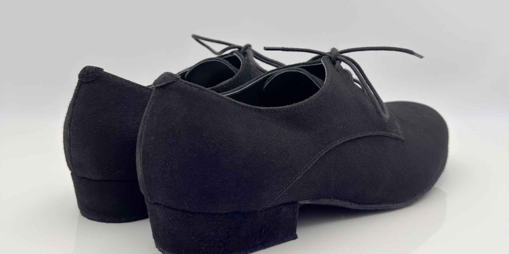 Carlos art. 303 Nicole Rimini scarpe ballo uomo camoscio nero vista laterale tacco basso 2,5HSU suola bufala morbida punta chiusa liscio folk romagnolo made in Italy
