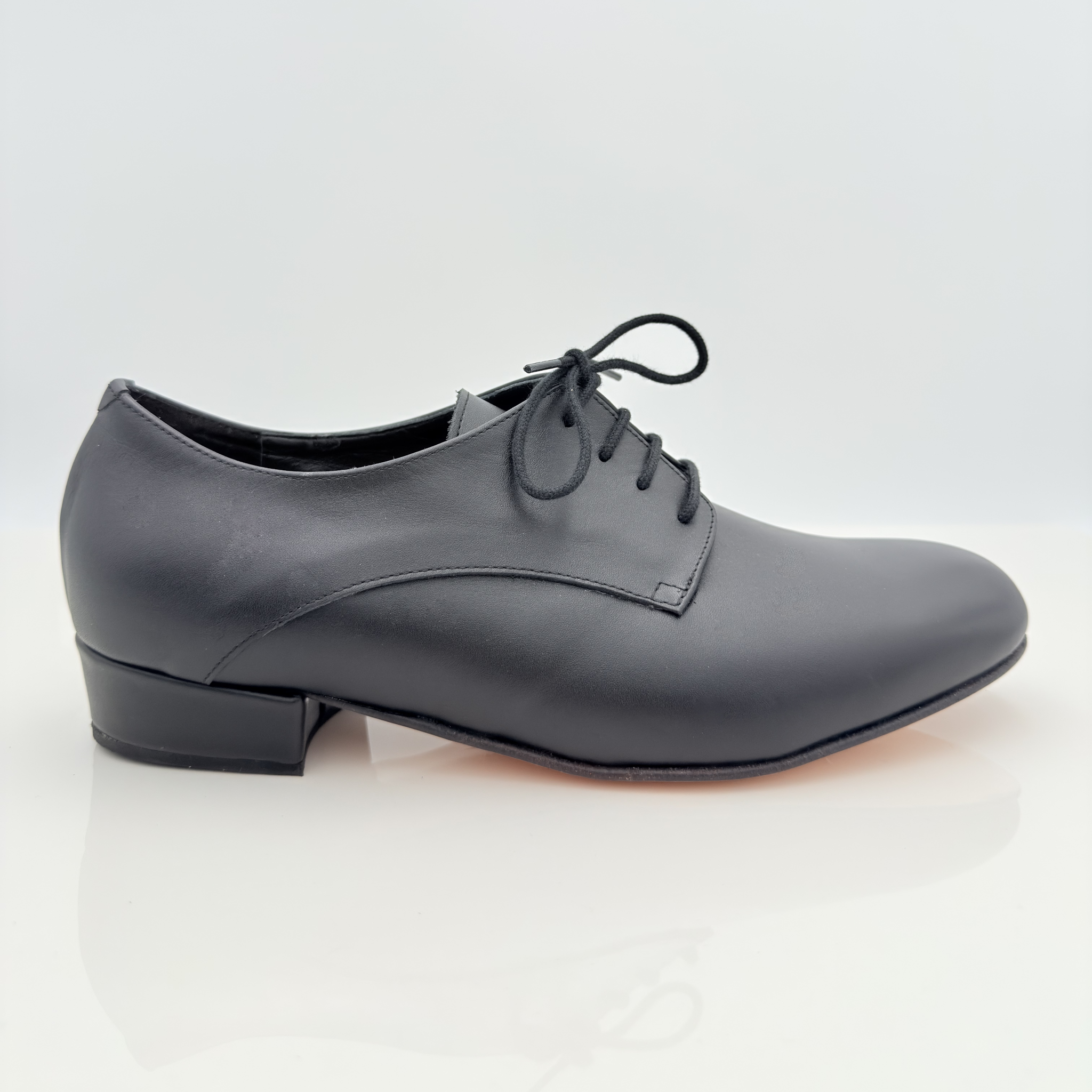 Carlos art. 303C Nicole Rimini scarpe da ballo liscio folk uomo vera pelle nera punta chiusa scrollo quadrato F5P2 lacci cotone non cerati 2CAL tacco standard 2,5HSU vista frontale
