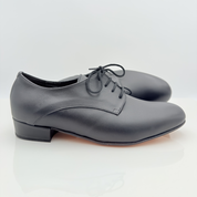 Dettaglio lacci cotone non cerati Mod. 2CAL Carlos art. 303C scarpe ballo uomo pelle nera tomaia senza cuciture pianta larga liscio folk Nicole Rimini
