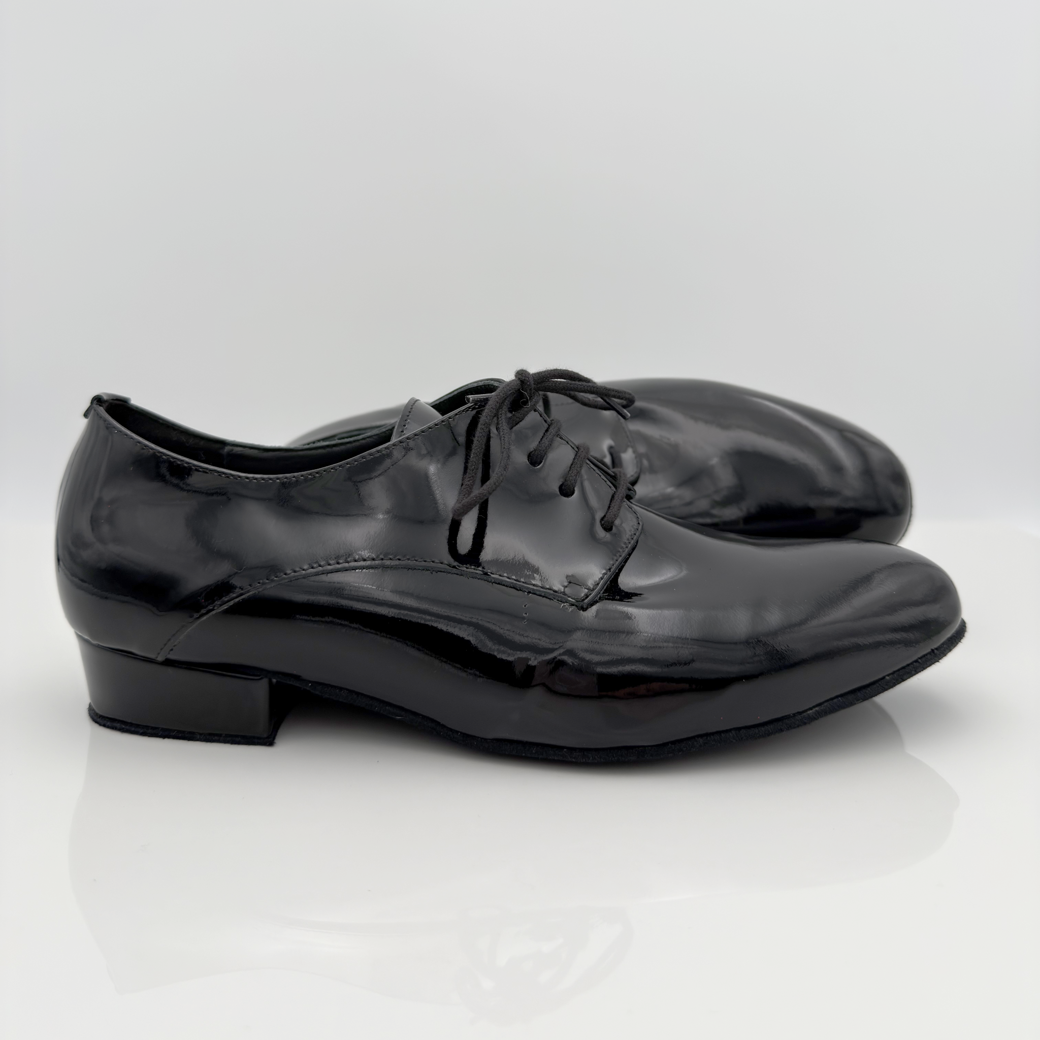 Carlos art. 303V scarpa da ballo uomo pelle verniciata nera lacci cotone non cerati 2CAL tacco basso 2,5HSU punta chiusa F5P2 danze standard internazionale valzer foxtrot quickstep Nicole Rimini made in Italy
