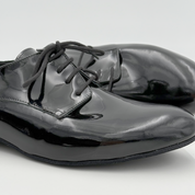 Carlos art. 303V Nicole Rimini scarpa ballo uomo pelle verniciata nera lucida tacco basso 2,5HSU punta chiusa scrollo quadrato F5P2 suola bufala danze standard balli da sala artigianale italiano
