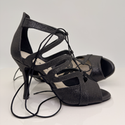 Carolina art.234G Nicole Rimini tacco spillo 9HS vista posteriore scarpe kizomba tessuto glitter fine nero punta aperta semi-arrotondata F1P1 allacciatura schiava 1CAS danze caraibici semba urban kiz professionale made in Italy
