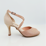 Chiara art. 113 scarpa da ballo donna tessuto scamosciato beige e glitterato mireya cipria tacco rocchetto 8cm vista frontale cinturino incrociato collo piede suola bufala salsa bachata Nicole Rimini made in Italy
