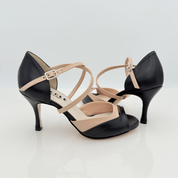 Chloe art. 225 Nicole Rimini vista posteriore tacco spillo 8HS slanciato elegante pelle laminata nera cipria tango milonga professionale made in Italy artigianale nicole rimini
