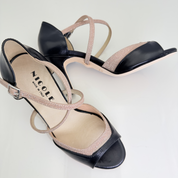 Chloe art. 225 Nicole Rimini vista laterale pelle laminata nera microglitter rosa antico tacco rocchetto 8HR suola cuoio punta aperta cinturino incrociato collo piede Armoniosa Atelier Creativo edizione limitata personalizzata
