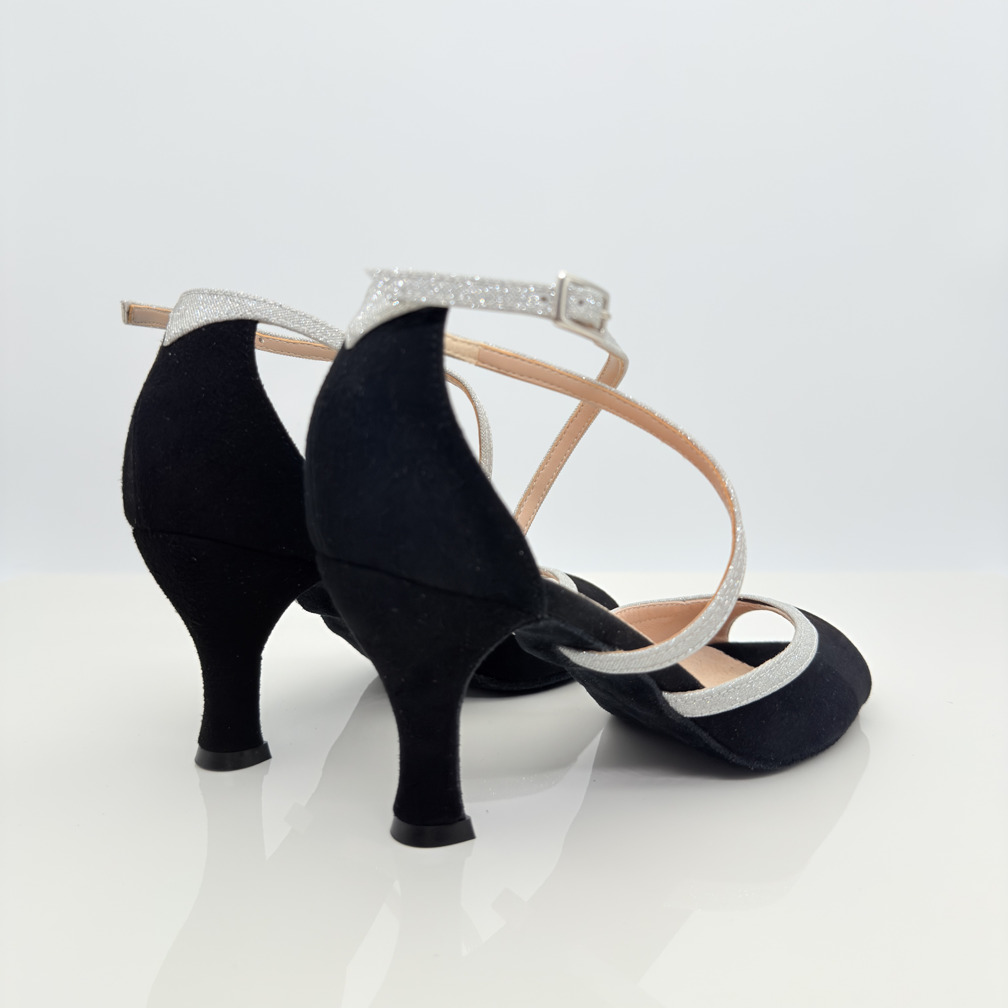 Dany 172 Camoscio Nero e Microglitter Argento Cinturino 1CAI Tacco Rocchetto 7HR | Nicole Rimini | Scarpa Ballo Donna Bicolore Suola Bufala Made in Italy