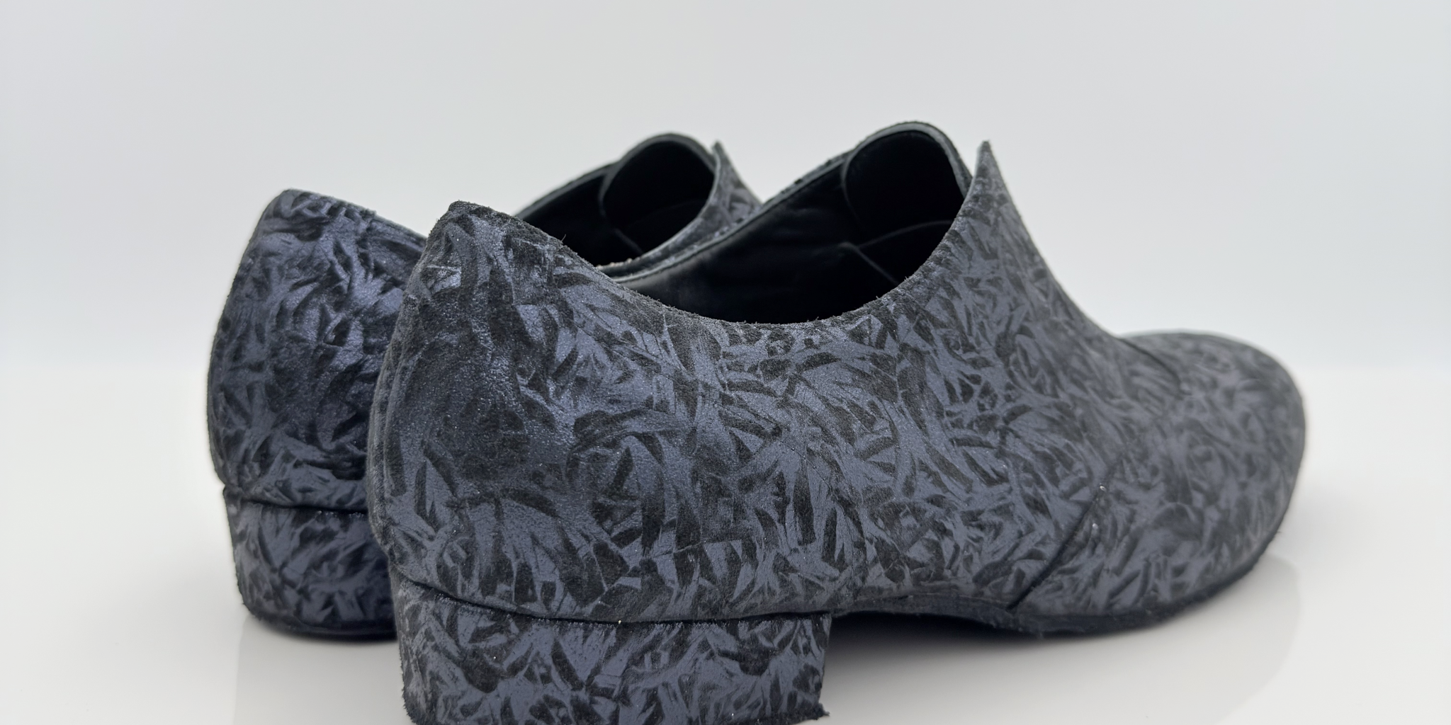 Elias art. 300 Nicole Rimini camoscio scamosciato moscato blu tacco standard uomo 2,5HSU punta chiusa scrollo quadrato F5P2 scarpe da ballo tango milonga artigianali italiane — vista laterale
