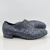 Dettaglio tomaia Elias art. 300 Nicole Rimini — mocassino slip-on Mod. 1CAM con elastico interno camoscio moscato blu punta chiusa uomo scarpe tango made in Italy
