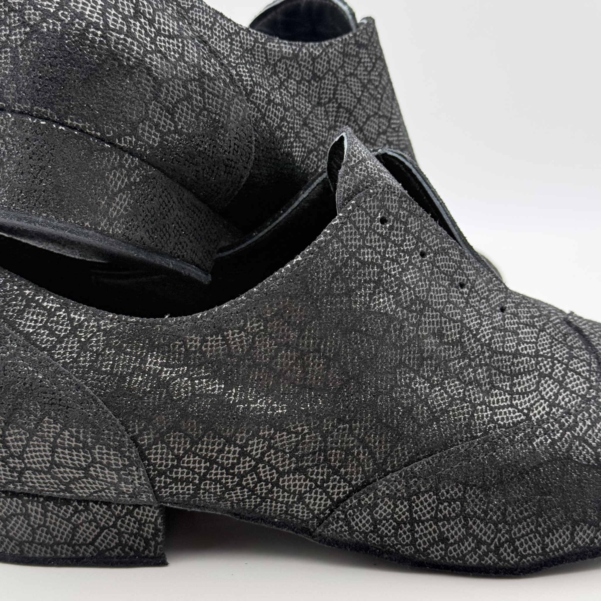 Suola in bufala Elias art. 300 Nicole Rimini — morbida e scamosciata aderenza pavimenti interni scarpe tango uomo camoscio Narciso nero tacco basso 2,5HSU made in Italy
