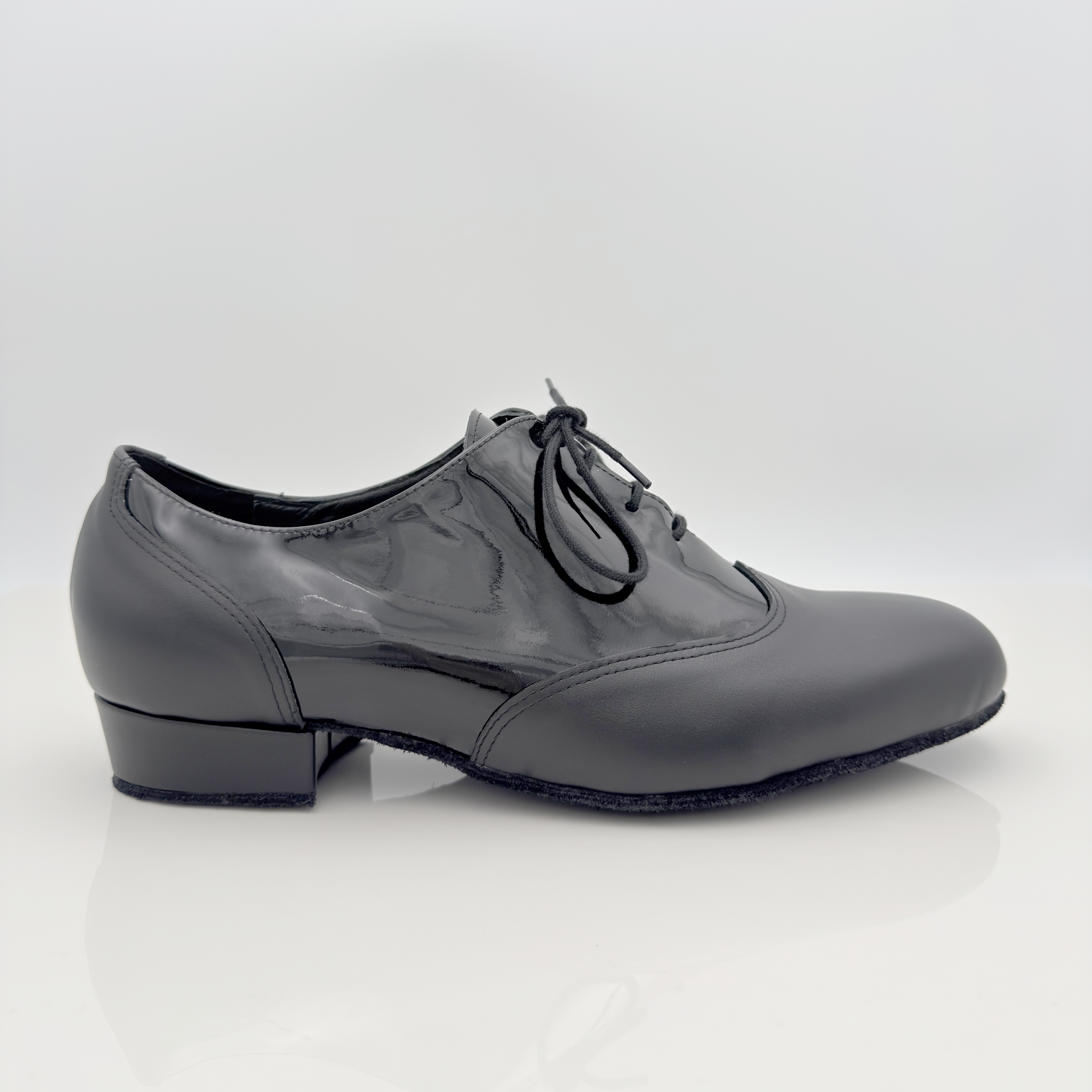 Elias art. 300 scarpa da ballo uomo pelle nera e pelle verniciata nera bicolore lacci cotone non cerati 2CAL tacco basso 2,5HSU punta chiusa F5P2 danze standard internazionale valzer foxtrot quickstep Nicole Rimini made in Italy
