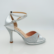 Elisa art. 117 Nicole Rimini scarpe da ballo liscio folk romagnolo pelle laminata argento e tessuto glitter fine argento, tacco rocchetto 9HR, plateau 1 cm, cinturino incrociato caviglia Mod. 2CAI, punta aperta semi-arrotondata F1P1, made in Italy
