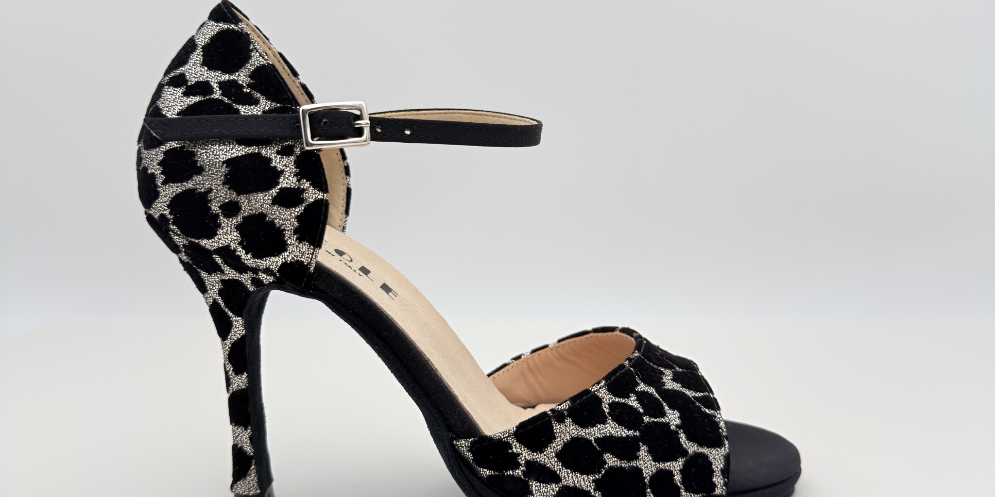 B Nicole Rimini scarpe kizomba vista frontale tessuto glitterato jaguar bronzo raso nero cinturino semplice caviglia Mod. 1CAB plateau 1cm tacco spillo 10HS punta aperta F1P1 fascia semplice memory gel artigianale made in Italy
