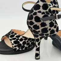 Emily art.130/B Nicole Rimini dettaglio cinturino semplice alla caviglia Mod. 1CAB regolabile fibbia tessuto glitterato jaguar bronzo raso nero plateau 1cm scarpe kizomba artigianale made in Italy qualità premium
