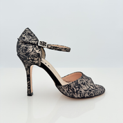 Dettaglio cinturino semplice alla caviglia Mod. 1CAB Emily art. 130 camoscio moscato bronzo fibbia regolabile fascia semplice scarpa elegante Nicole Rimini
