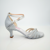 Estela art. 115G scarpa da ballo liscio folk donna tessuto glitter argento vista laterale cinturino incrociato caviglia Mod. 2CAI tacco rocchetto 5HR punta aperta F2P4 doppia fascia suola bufala Nicole Rimini made in Italy
