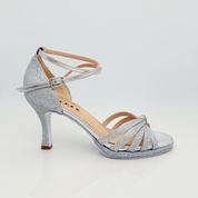Estela art. 115P scarpa da ballo liscio romagnolo tessuto glitter argento metallizzato vista laterale destra tacco rocchetto 8HR plateau 1cm cinturino 2CAI tomaia avvolgente piede regolare F1P1 Nicole Rimini artigianale


