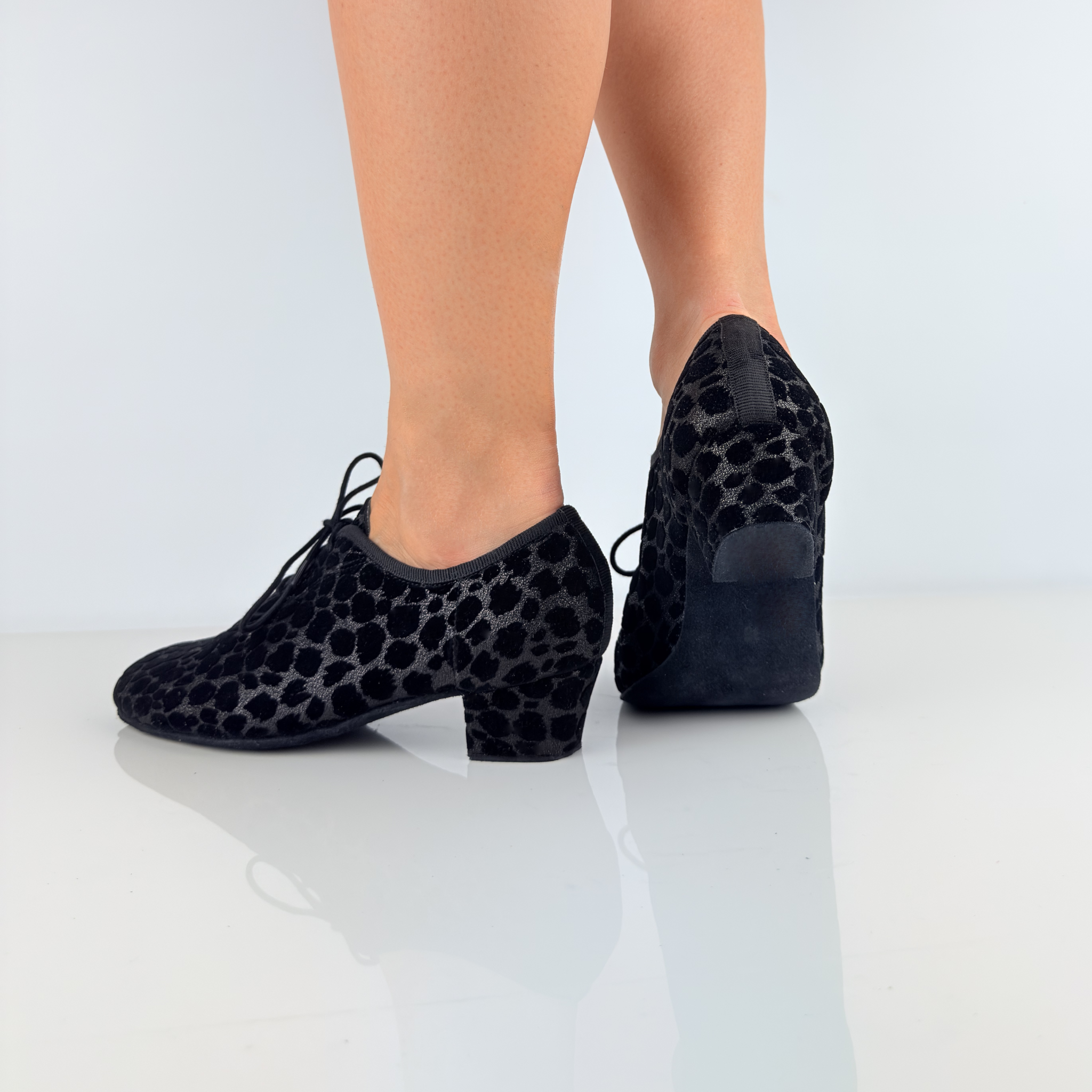 Suola in bufala Eva art. 312 tessuto Jaguar nero Nicole Rimini morbida scamosciata giusta aderenza pavimenti al chiuso scarpa da ballo allenamento pratica caraibico tango swing scorrevolezza pivot made in italy
