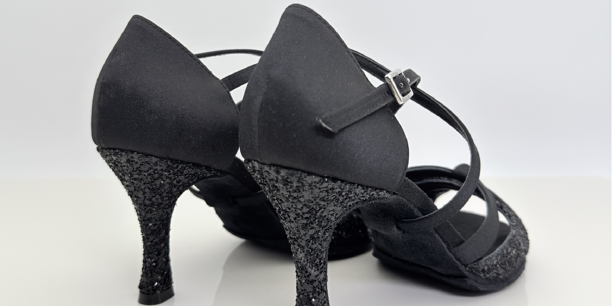 T4 Nicole Rimini scarpa donna tessuto raso nero glitter grosso tomaia farfalla punta aperta tacco rocchetto 8 cm suola bufala memory gel artigianale italiana
