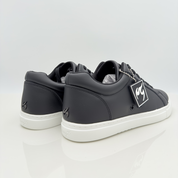 Vista laterale Fuego Low Top Nera Nicole Rimini — sneaker da ballo unisex materiale vegano nero resistente all'acqua, fiamma canna di fucile, design minimalista low top, suola gomma FlowTec brevettata doppi pivot point, scarpe caraibici uomo donna
