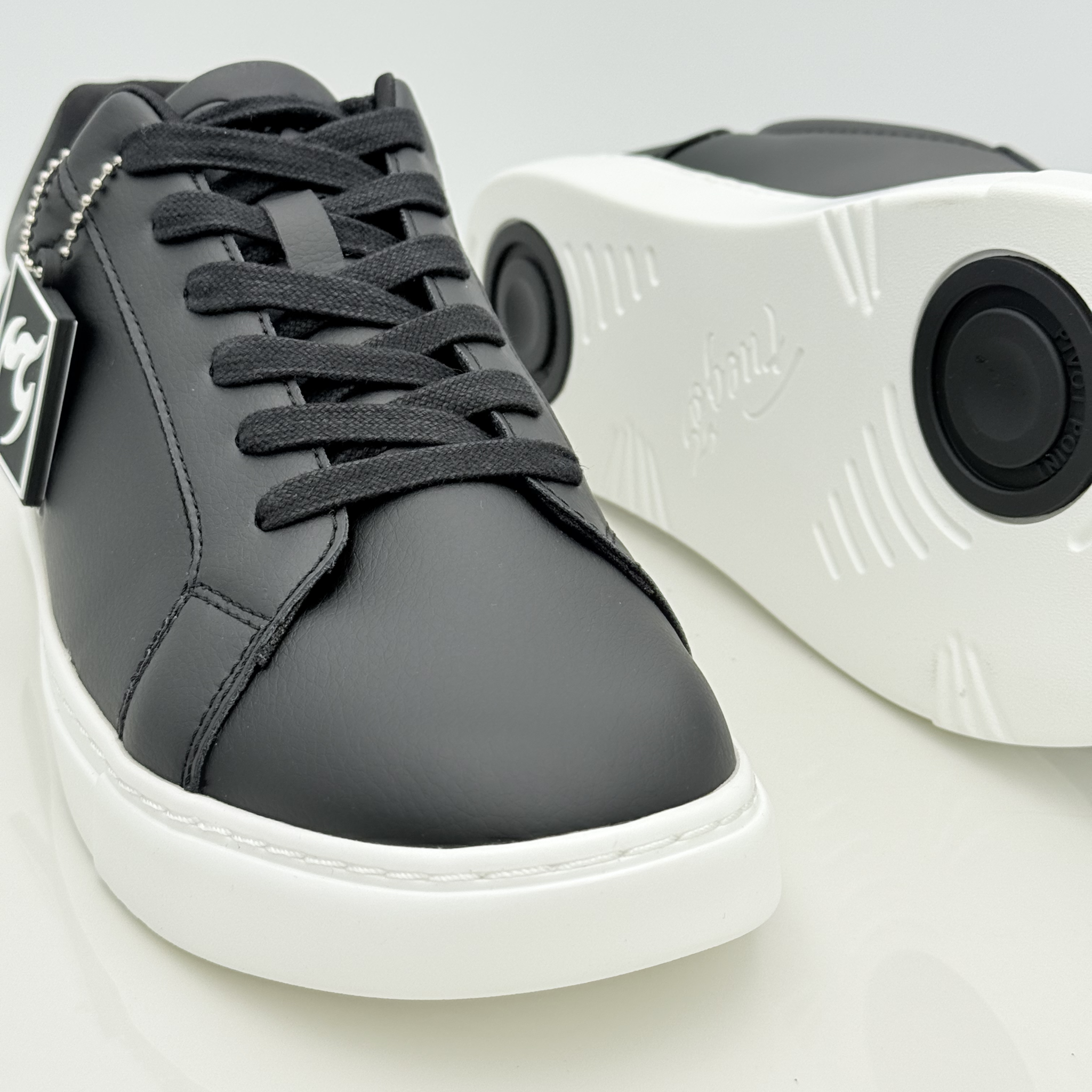 Suola Fuego Low Top Nera Nicole Rimini — suola brevettata FlowTec gomma liscia alta scorrevolezza doppi punti pivot, uso interno ed esterno, design ultra-leggero 258g, memory gel antishock antibatterico, scarpe ballo caraibici unisex uomo donna
