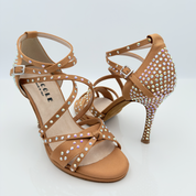 Nicole scarpe da ballo caraibici Giorgia 142BS dettaglio strass aurora boreale iridescenti raso carne scuro punta aperta semi-arrotondata F1P1 tacco spillo 10cm salsa cubana liscio artigianale made in Italy
