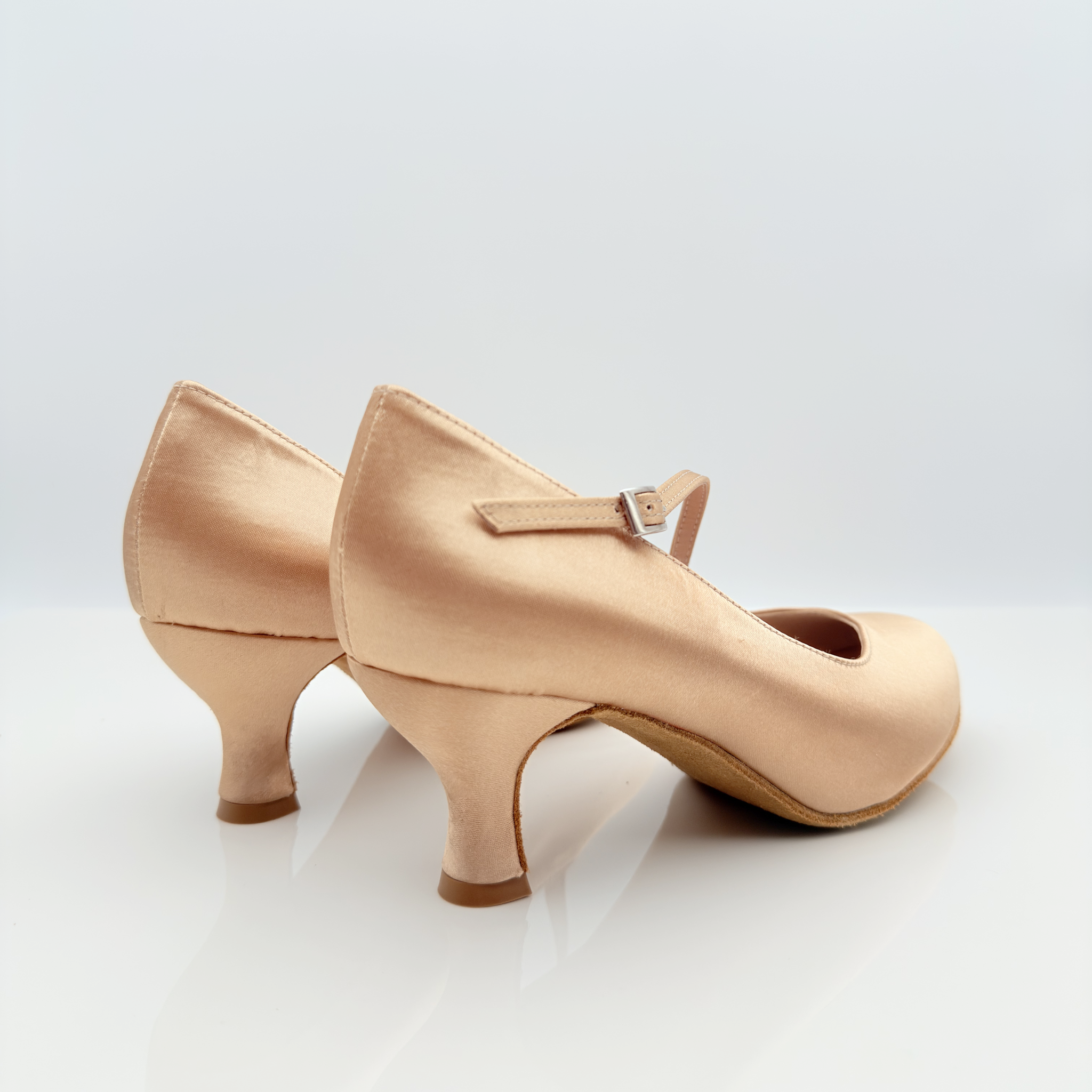 Nicole Grace 216 scarpe da ballo standard tessuto raso carne chiaro vista frontale punta chiusa tbar F5P4 cinturino diagonale avvolgente 1CAD tacco rocchetto 5HR danze standard made in Italy

