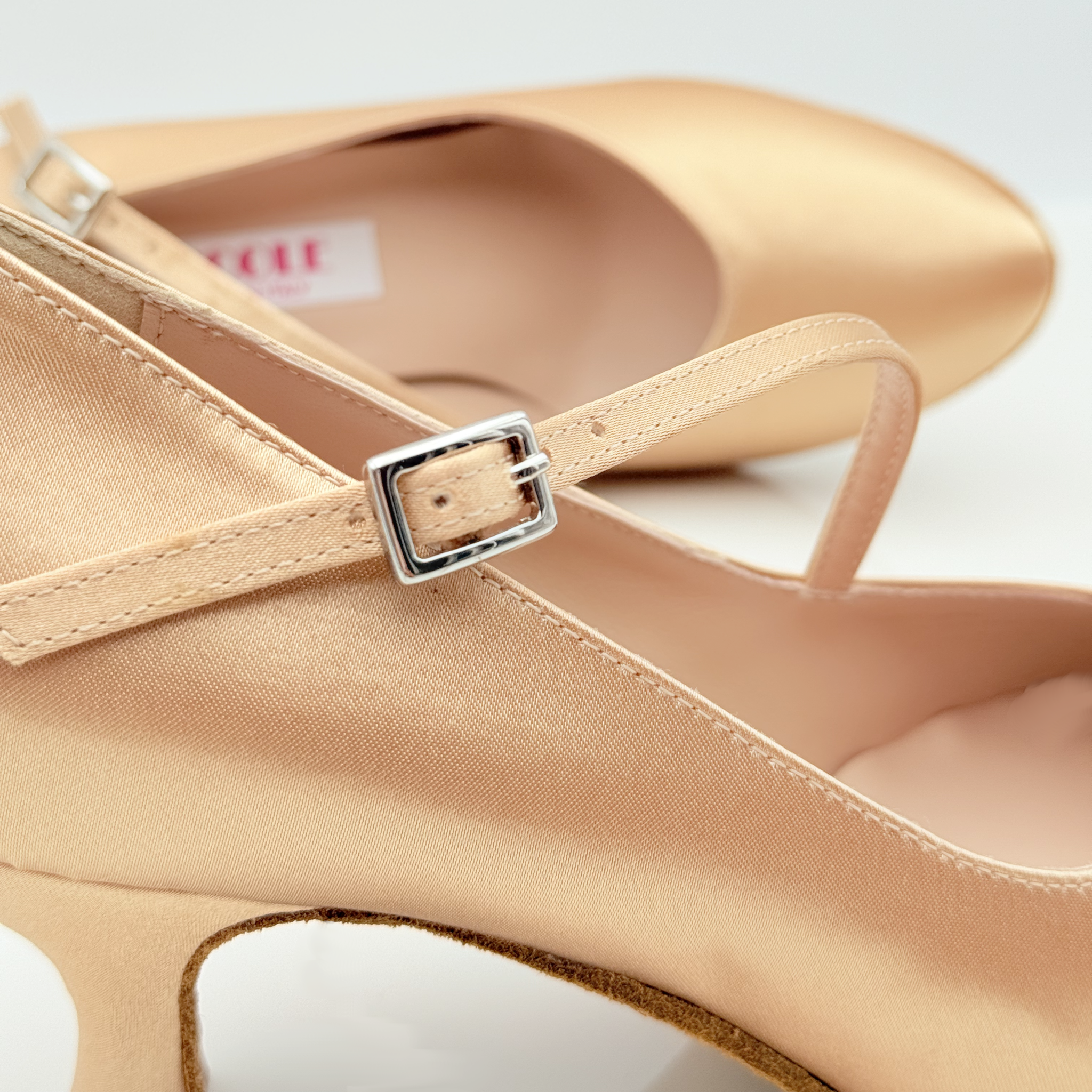 Nicole Grace 216 dettaglio cinturino diagonale avvolgente e fine 1CAD fibbia laterale regolabile tessuto raso carne chiaro scarpe da ballo standard danze standard made in Italy
