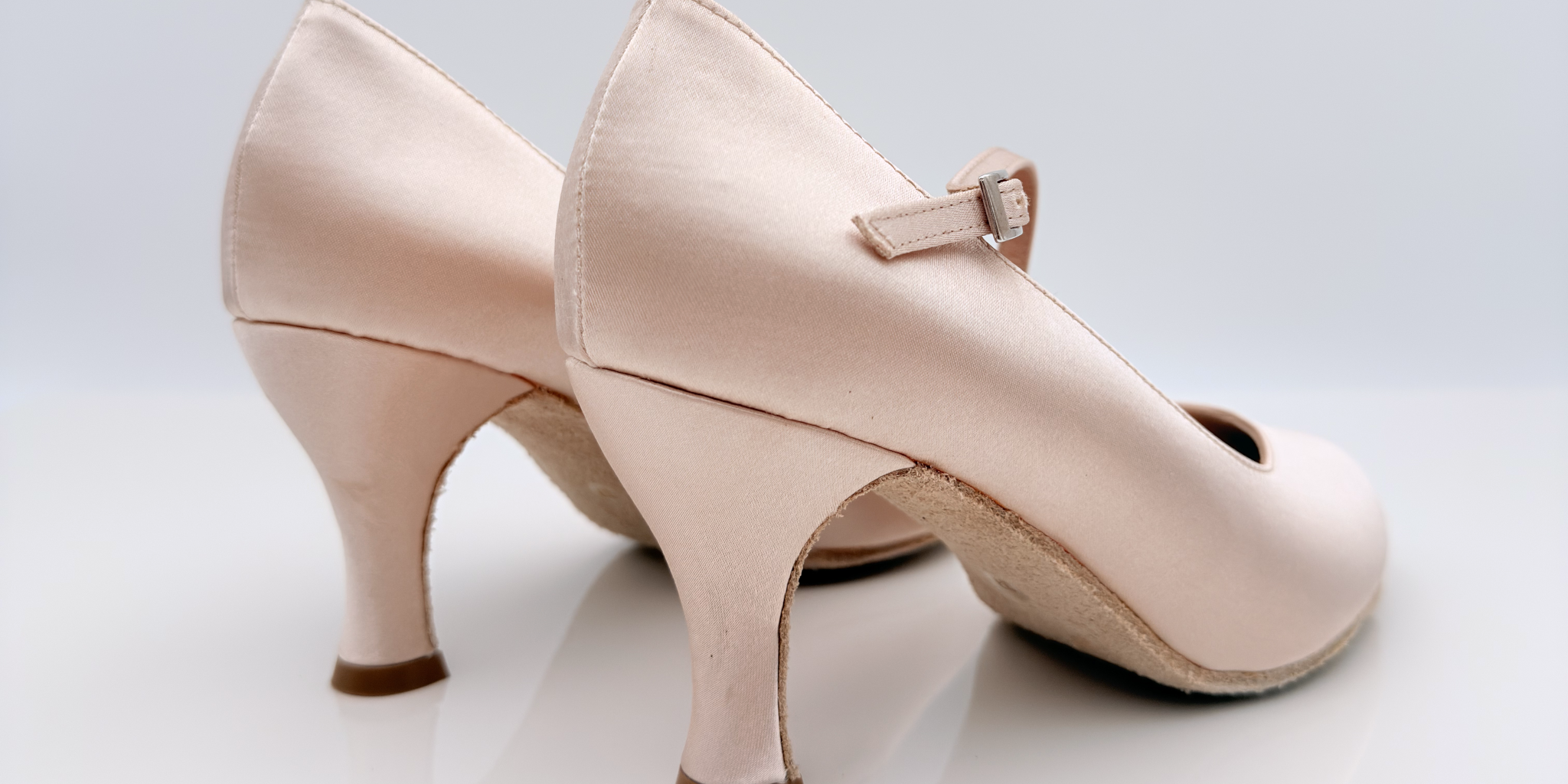 Nicole Grace 216 scarpe da ballo standard tessuto raso Poudre vista frontale punta chiusa tbar F5P4 cinturino diagonale avvolgente 1CAD tacco rocchetto 7HR danze standard made in Italy
