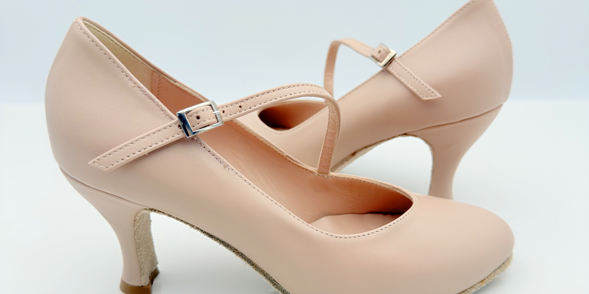 Nicole Grace 216P scarpe da ballo standard vera pelle rosa cipria vista frontale punta chiusa scrollo quadrato F5P2 cinturino diagonale avvolgente 1CAD tacco rocchetto 7HR danze standard made in Italy


