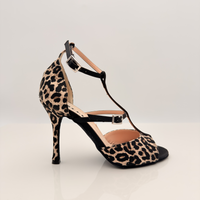 Ilaria art.157 Nicole Rimini scarpe kizomba vista frontale tessuto maculato animalier beige marrone raso nero cinturino fascetta T Mod. 2CAB tacco spillo 10HS punta aperta F1P2 t-bar memory gel artigianale made in Italy
