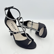 Nicole scarpe da ballo caraibici Ilaria 157S dettaglio strass applicati a mano raso nero punta aperta semi-arrotondata F1P2 farfalla tacco spillo 10cm caraibico artigianale made in Italy ventilazione
