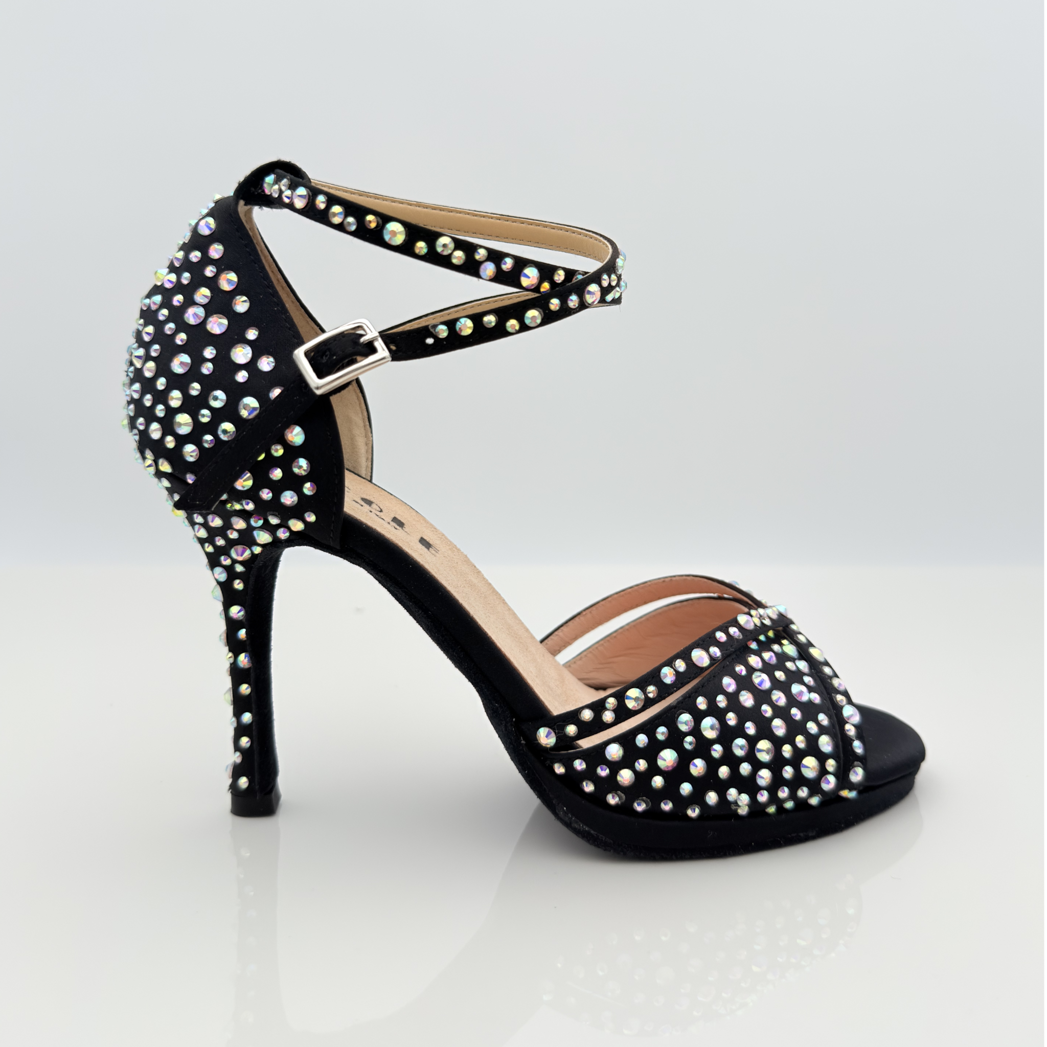 Nicole scarpe da ballo caraibici Ines 185S3 raso nero strass aurora boreale 3 misure applicati a mano tacco spillo 10cm plateau cinturino doppio incrocio 2CAI kizomba salsa suola bufala made in Italy vista generale
