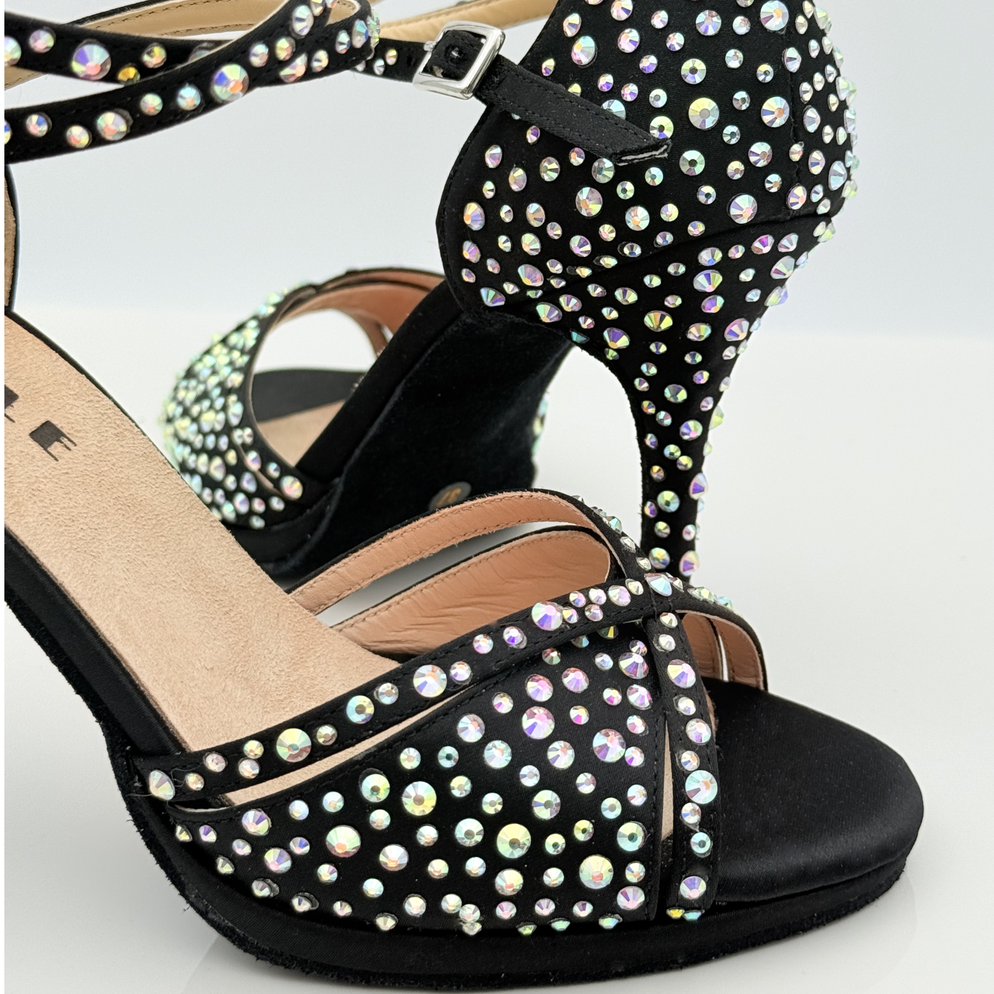 Nicole scarpe da ballo caraibici Ines 185S3 vista laterale profilo raso nero strass aurora boreale plateau 1cm tacco spillo 10cm cinturino doppio incrocio suola bufala kizomba liscio competizione nicole rimini
