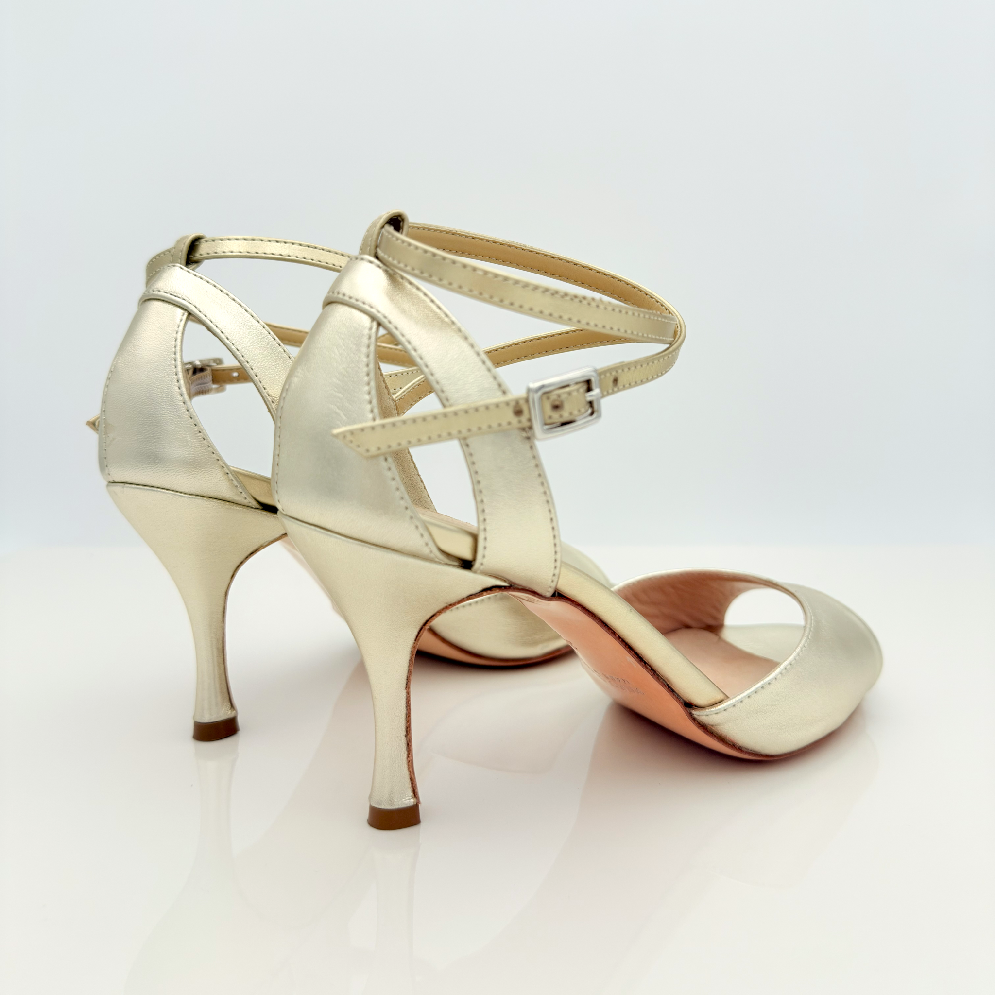 Isabella art. 164 Nicole Rimini vista posteriore tacco spillo 8HS tallone aperture pelle laminata platino punta F1P1 scarpa donna gala made in Italy
