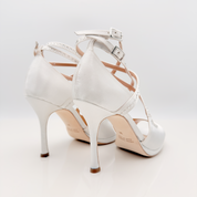 Lola art. 193S Nicole Rimini scarpa elegante cerimonia matrimonio tessuto raso bianco tacco spillo 10 cm doppia allacciatura collo piede caviglia plateau 1cm suola cuoio artigianale italiana vista laterale
