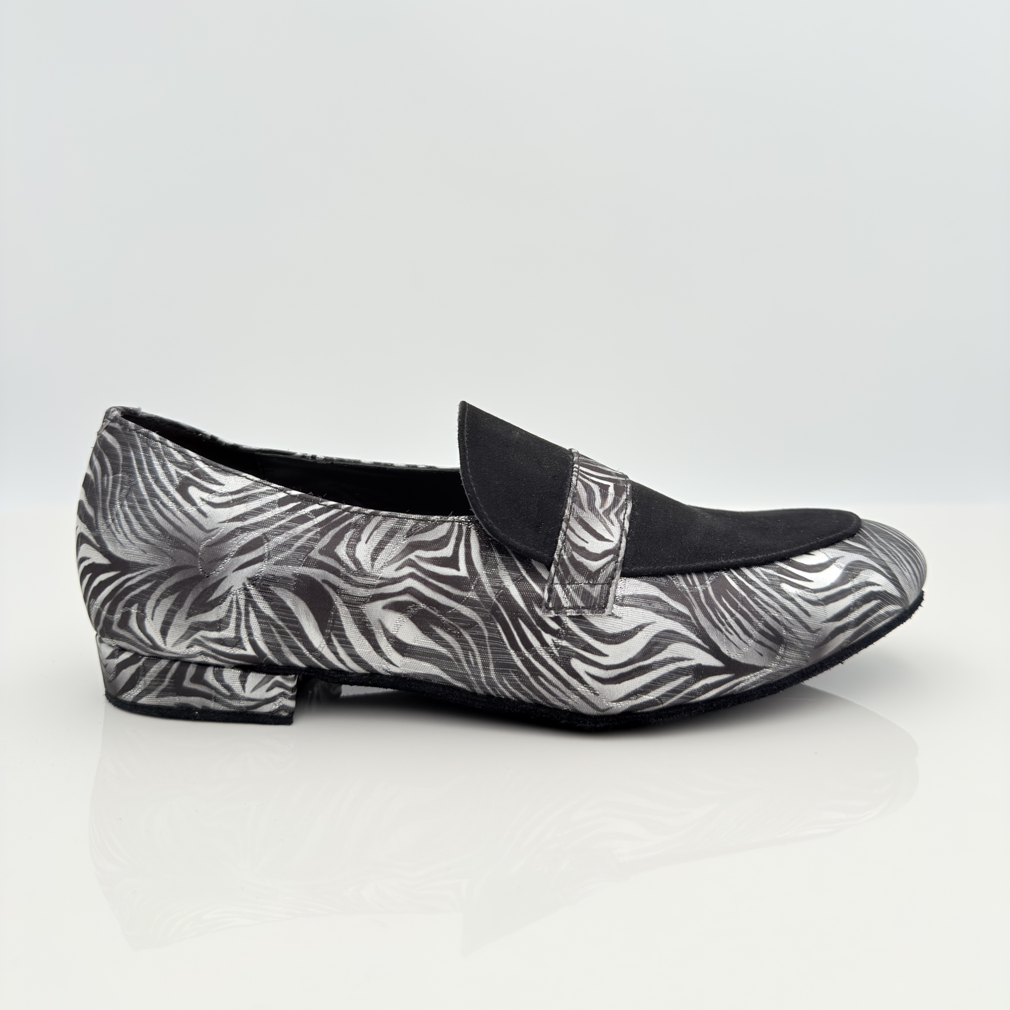 Miguel art. 314 scarpe da ballo uomo tessuto vario jaguar e scamosciato nero mocassino slip-on 1CAM tacco basso 1,5HU punta chiusa F5P2 suola bufala danze caraibiche salsa bachata kizomba Nicole Rimini made in Italy
