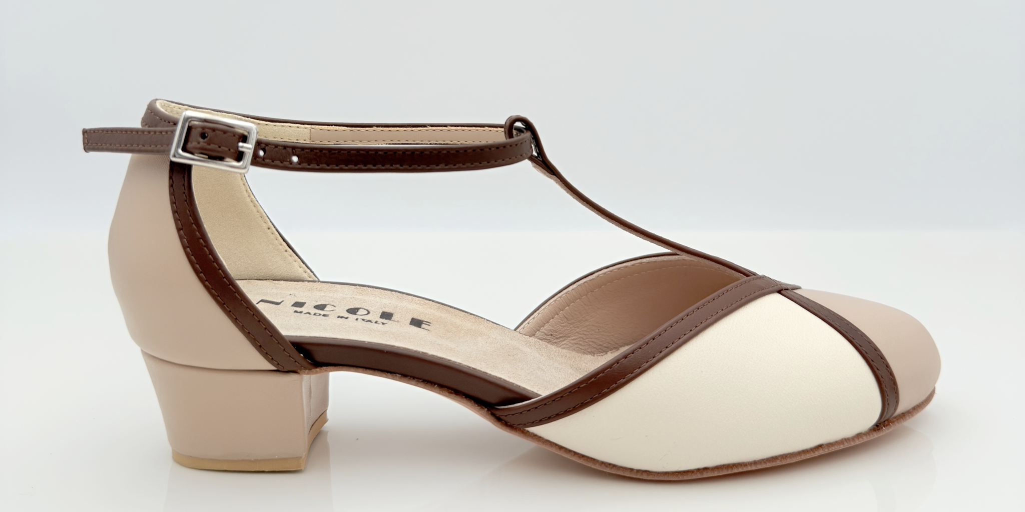 Nancy art. 407 Nicole Rimini scarpa swing donna pelle cipria panna testa di moro tricolore cinturino semplice 2CAB tacco quadrato 3,5HQ punta chiusa F5P4 suola cuoio stile retrò anni 50 made in Italy

