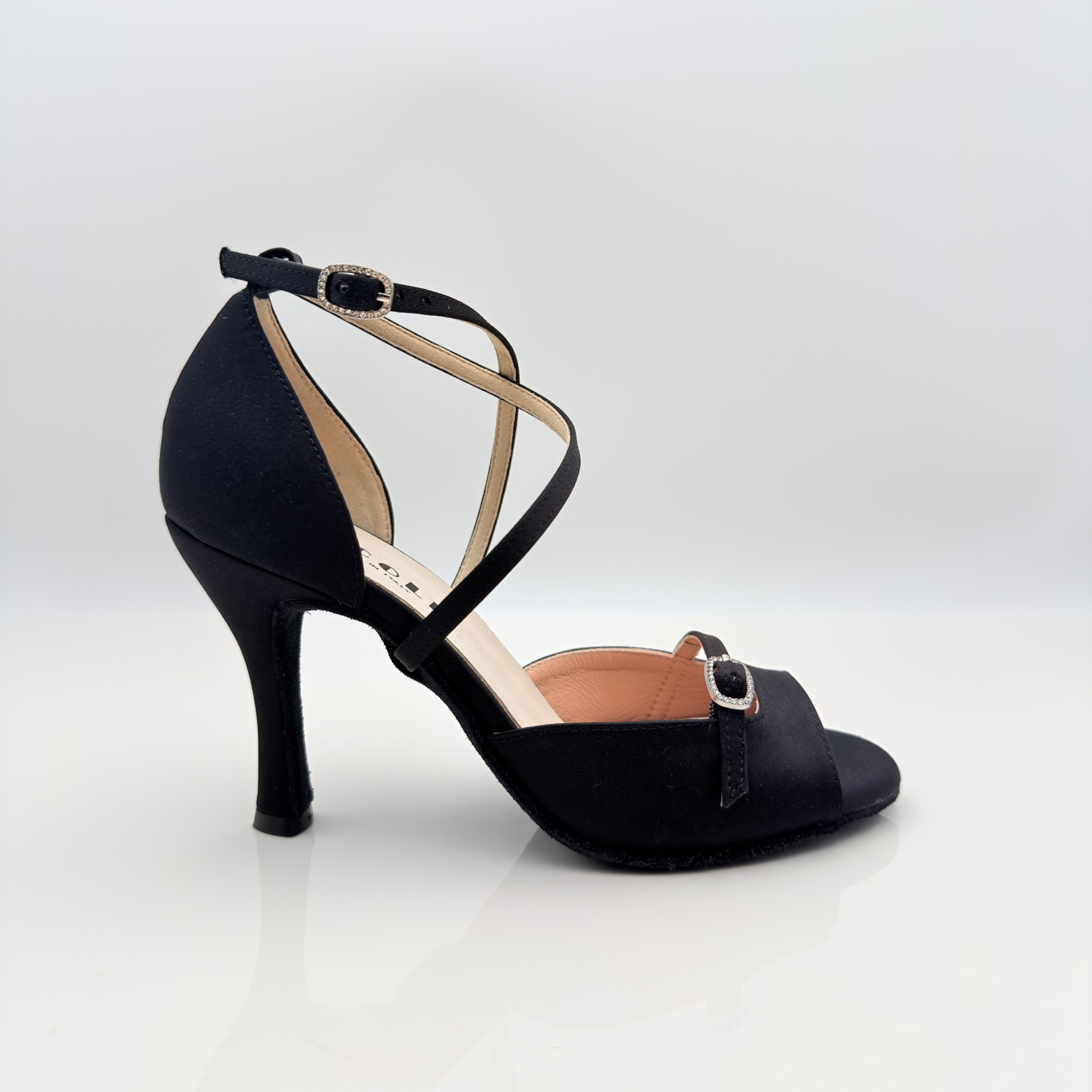 Nicole scarpe da ballo caraibici Nena 133 raso nero tacco rocchetto 9cm cinturino 3CAI collo piede asola fibbia strass brillante fascia semplice salsa bachata suola bufala made in Italy vista generale
