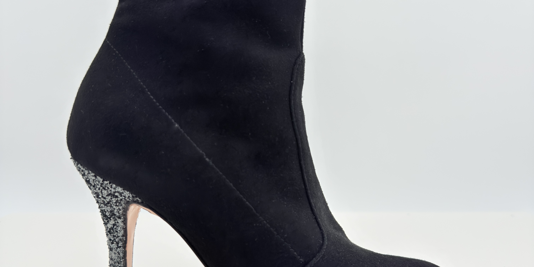 Niky art. 232 scarpe heels dance camoscio nero e tessuto glitter grosso antracite tacco spillo 9HS zip laterale 1CAP punta chiusa F5P1 suola cuoio memory gel Nicole Rimini made in Italy vista frontale

