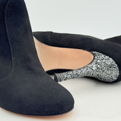 Dettaglio suola cuoio lavorata Niky 232 heels dance camoscio nero glitter antracite tacco spillo 9cm zip 1CAP flessibilita pavimenti ballo al chiuso Nicole Rimini made in Italy

