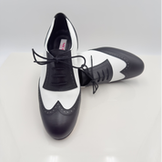Dettaglio lacci cotone non cerati Mod. 2CAL Paul art. 304 pelle nera bianca tomaia chiusa punta F5P2 | scarpe swing uomo Nicole Rimini artigianali italiane ballo retrò
