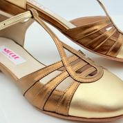 Vista posteriore Perl art. 413 Nicole Rimini tacco basso quadrato 1,5HB punta chiusa F5P3 pelle laminata bicolore oro bronzo scarpa ballo swing donna stile vintage anni 50 60 made in Italy



